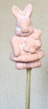 Terracottahase Stecker Frau mit kleinem Hase